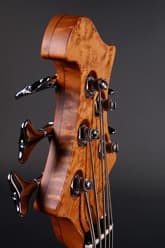 Machine head angle detail